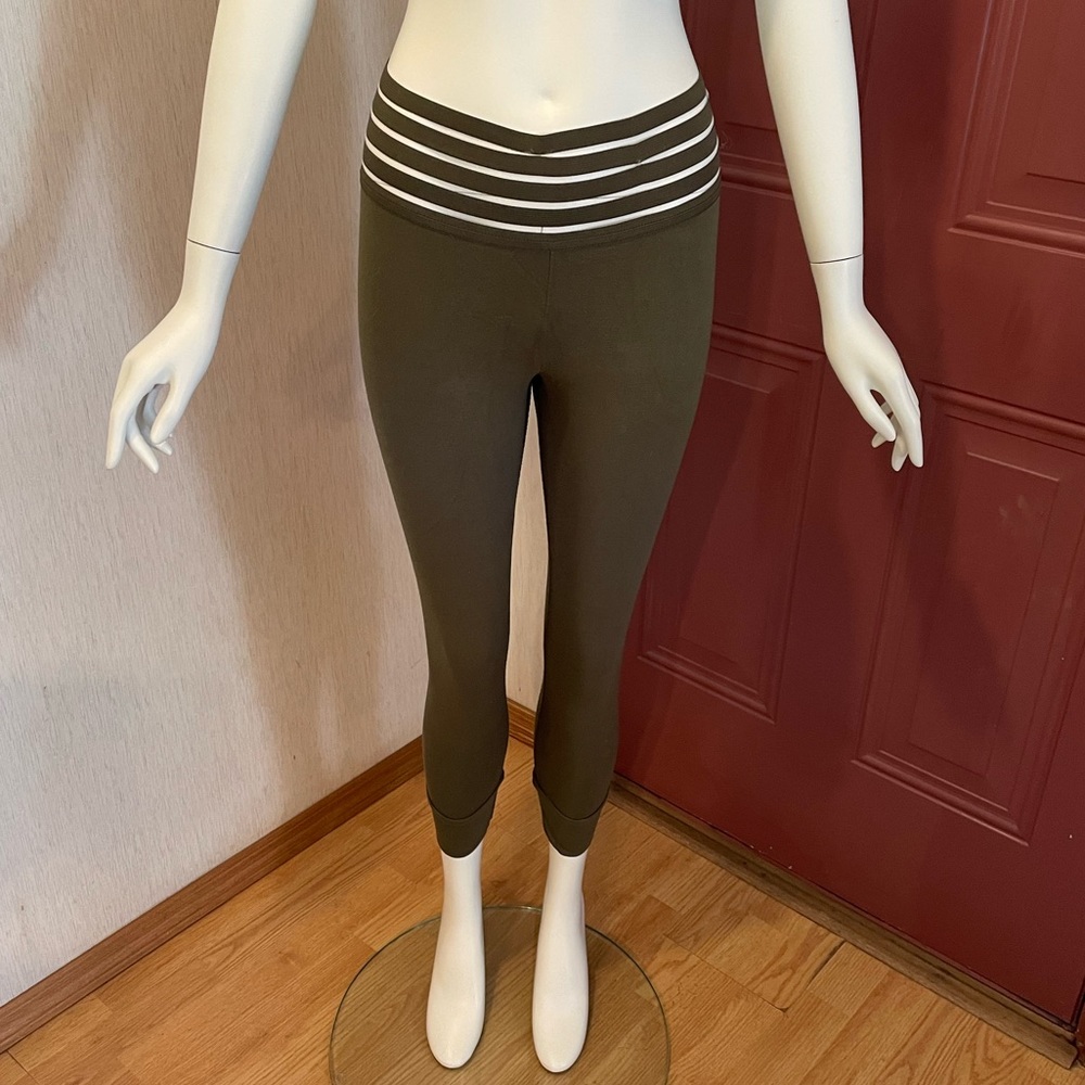 Rare Cute Booty Lounge 2019 Capri Pants Size Small Green